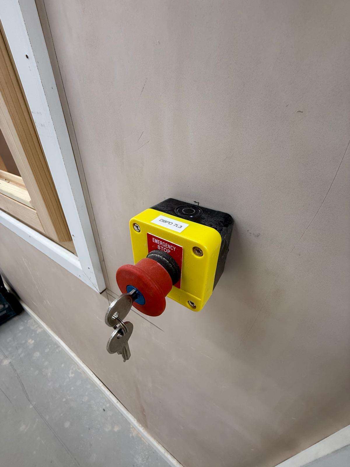 Key-operated emergency stop electrical accessory