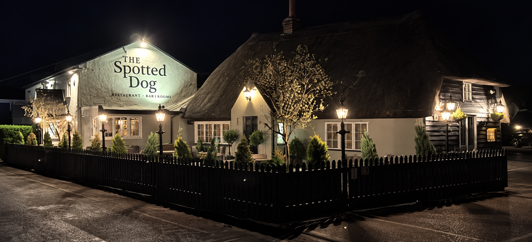 Outdoor pub lighting installed by LPR at The Spotted Dog